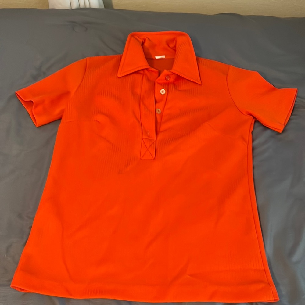 womens 4 button top